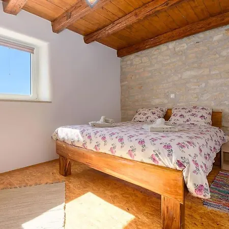 House Istrian Rose By Istrialux * Svetvincenat