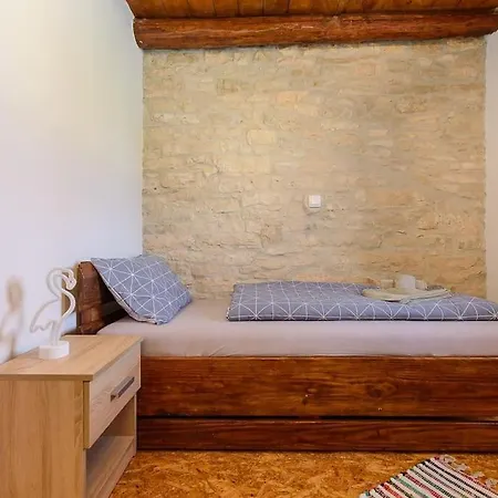 House Istrian Rose By Istrialux * Svetvinčenat